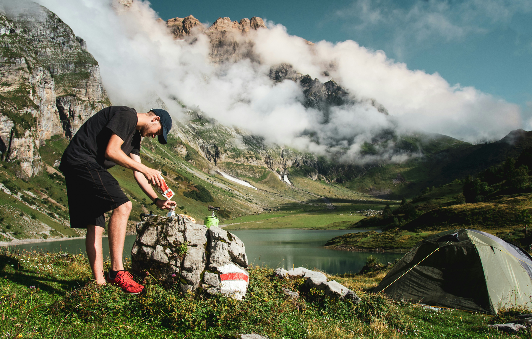 Outdoor-Ausrüstung in der Natur